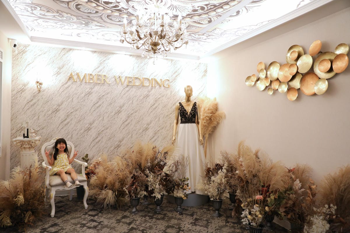 Amber Wedding 攝影工作室 新北婚紗攝影.全家福拍攝推薦! 棚拍.戶外拍攝含妝髮