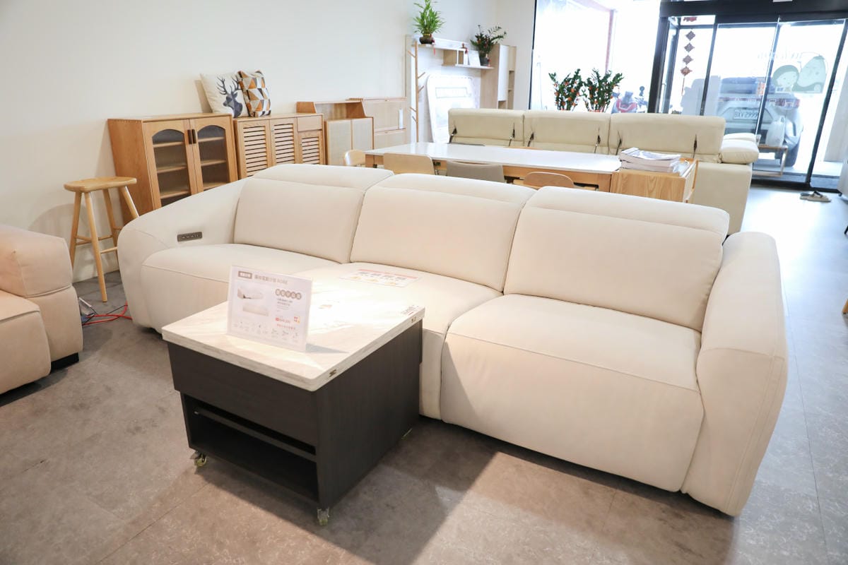 橙家居・設計(桃園店富國店) 高CP值電動沙發推薦! 北歐風.日式實木家具