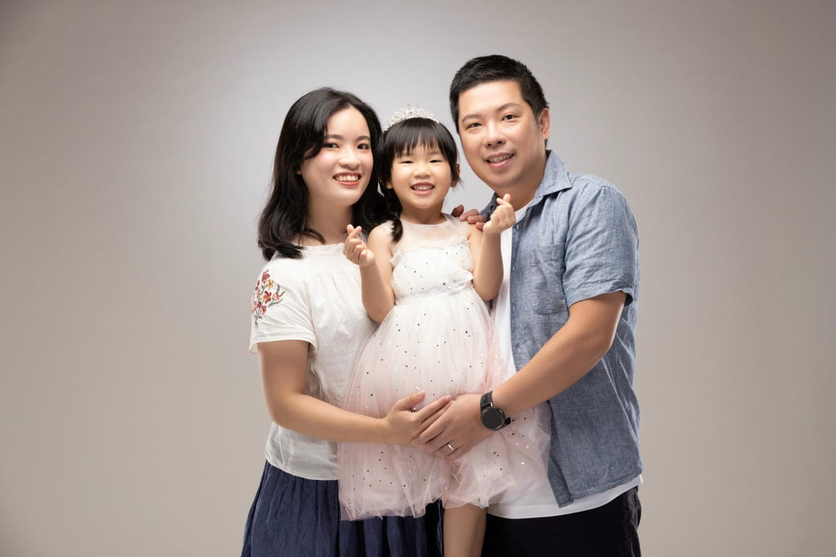 Amber Wedding 攝影工作室 新北婚紗攝影.全家福拍攝推薦! 棚拍.戶外拍攝含妝髮