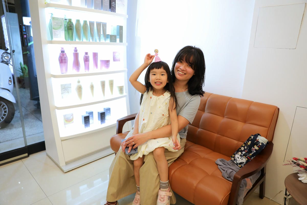 台南 Root Scalp & Hair 專業護髮.染燙髮+頭皮檢測 親子友善沙龍 媽媽剪髮,小孩免費修剪劉海 - 第25張圖 台南 Root Scalp & Hair 專業護髮.染燙髮+頭皮檢測 親子友善沙龍 媽媽剪髮,小孩免費修剪劉海