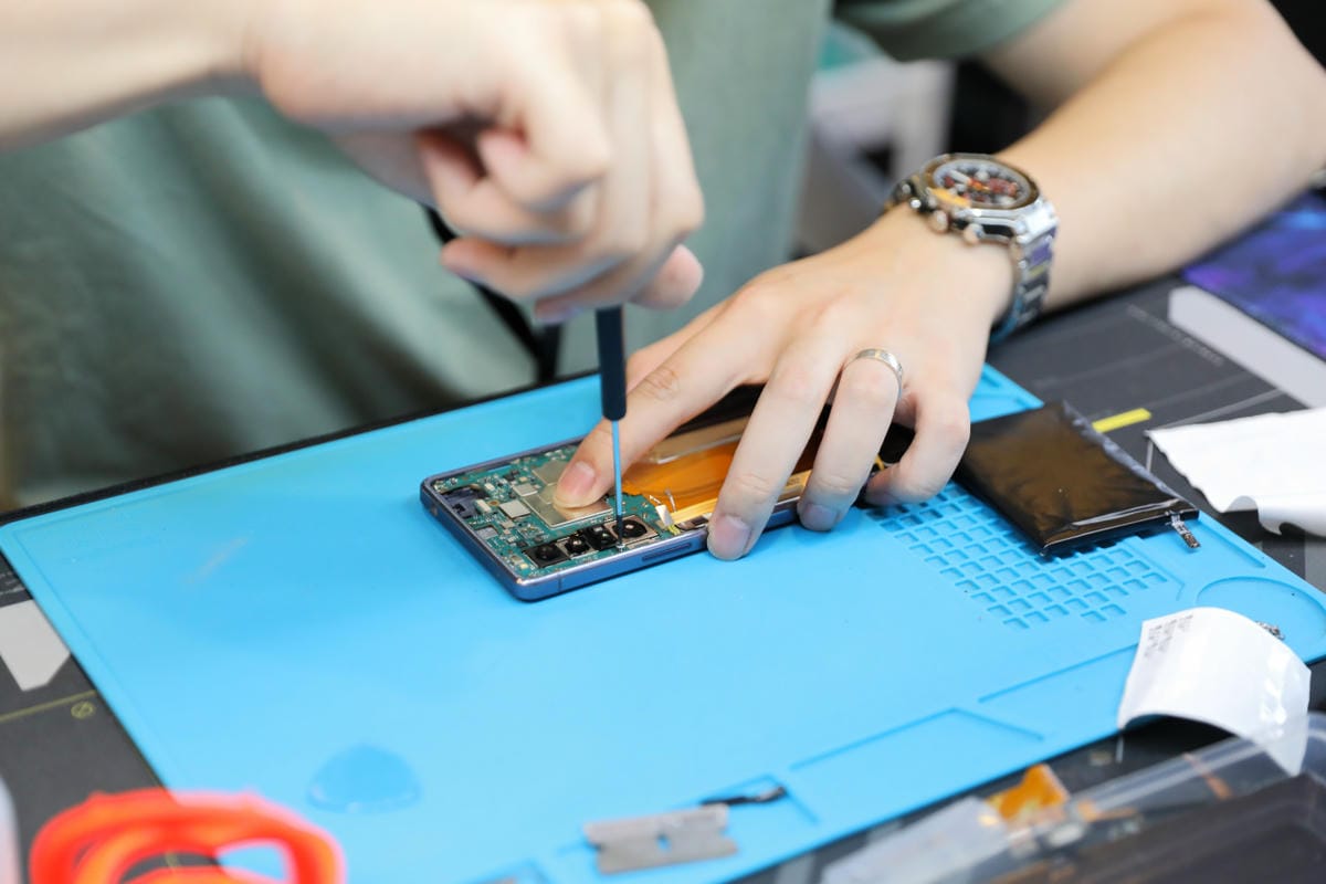 中壢占士邦手機維修推薦! 安卓/蘋果iPhone快速維修.免費檢測 二手機收購買賣.電池更換 - 第6張圖 中壢占士邦手機維修推薦! 安卓/蘋果iPhone快速維修.免費檢測 二手機收購買賣.電池更換