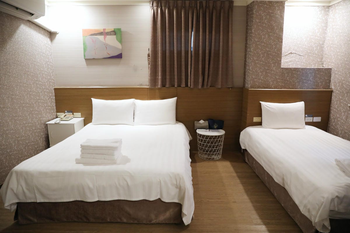 花蓮東大門夜市旁住宿推薦! 小鹿文娛旅宿集團 路境行旅花蓮文化館