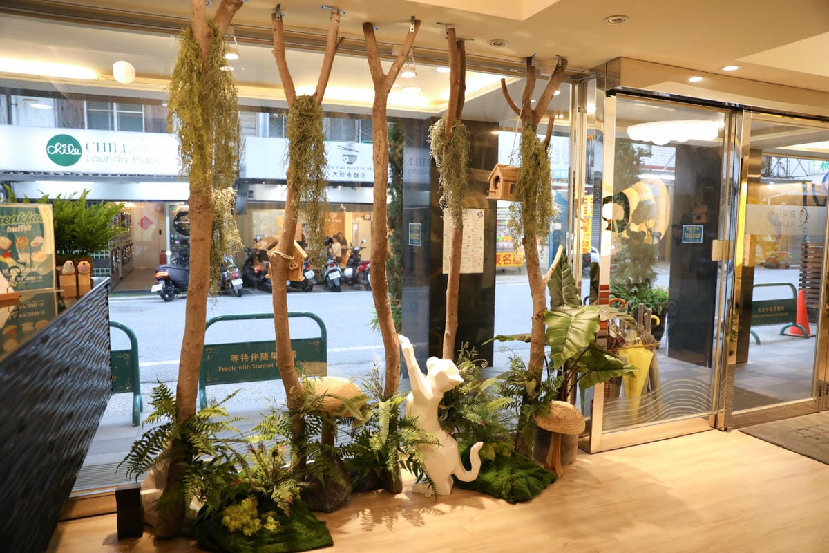 花蓮東大門夜市旁住宿推薦! 小鹿文娛旅宿集團 路境行旅花蓮文化館