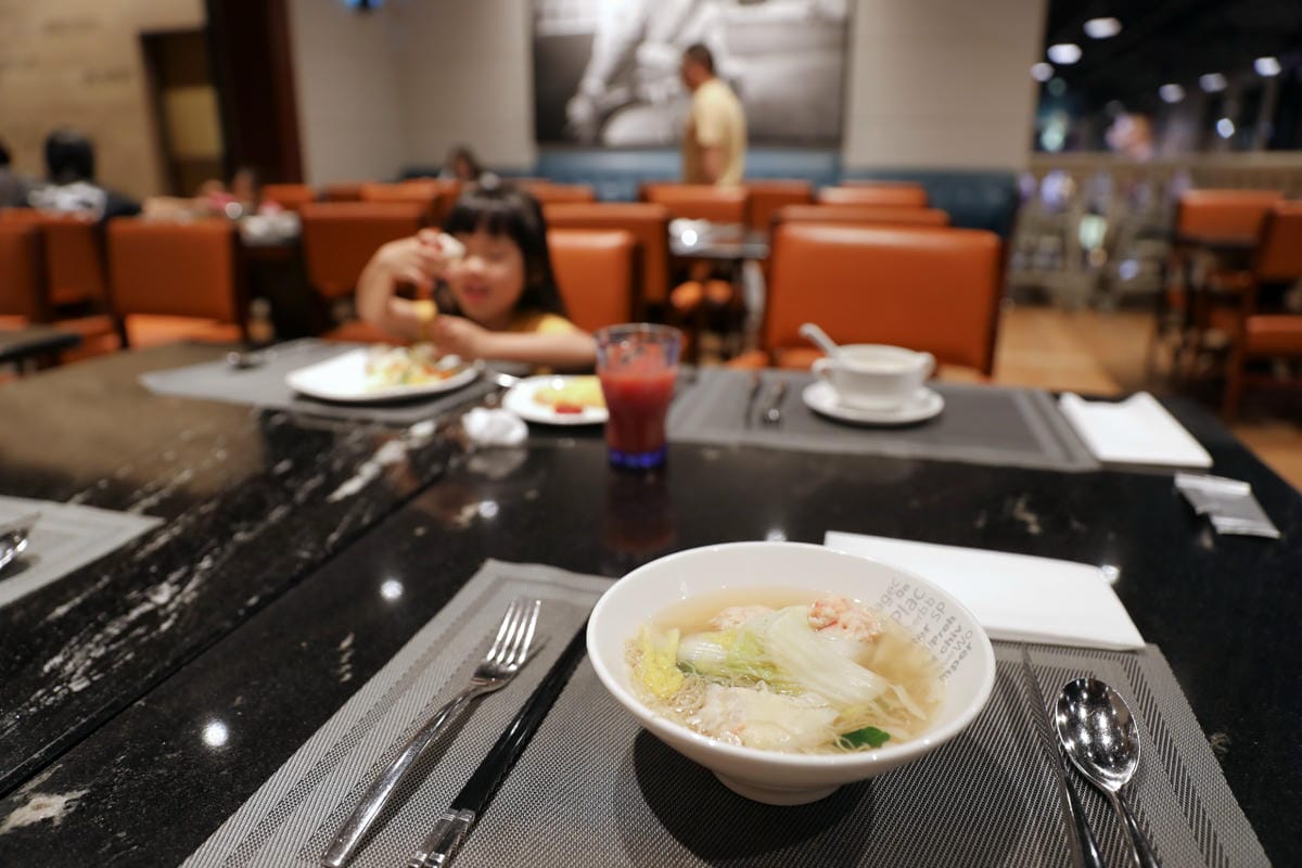 澳門3天2夜親子旅遊住宿推薦! 新濠影滙明星滙 CP值超高親子友善,還有玩具總動員30周年主題展 Spotlight星滙餐廳KKday預訂超方便,爽玩水上樂園.滿紛樂園.8字摩天輪