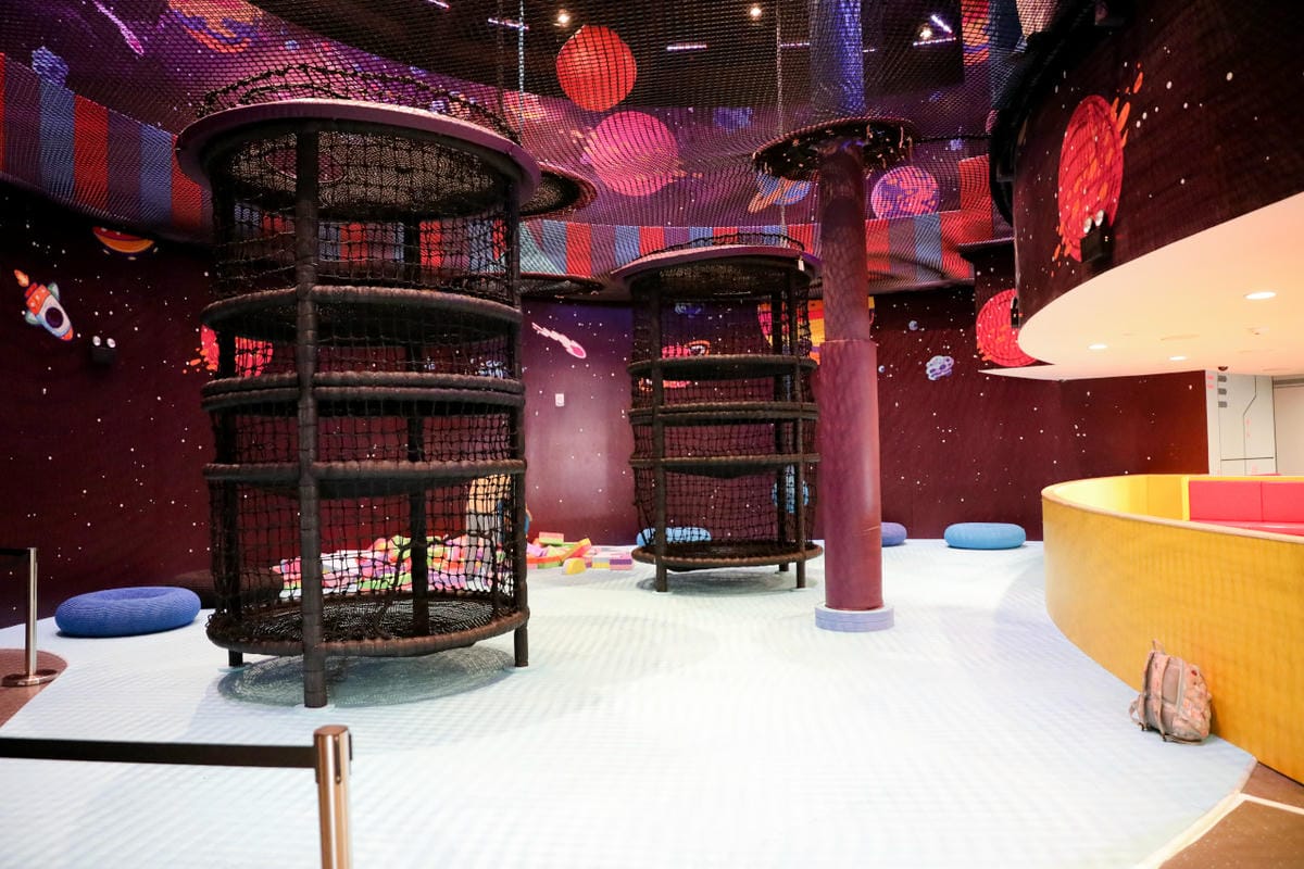 澳門3天2夜親子旅遊玩樂推薦! 澳門必玩新濠影滙水上樂園.滿紛樂園.8字摩天輪 KKday預訂超方便 - 第55張圖 澳門3天2夜親子旅遊玩樂推薦! 澳門必玩新濠影滙水上樂園.滿紛樂園.8字摩天輪 KKday預訂超方便
