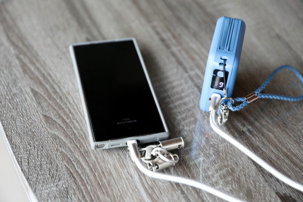 手機配件推薦! TOUGHER 編織掛繩急速充電線 不用再怕忘記帶充電線啦~