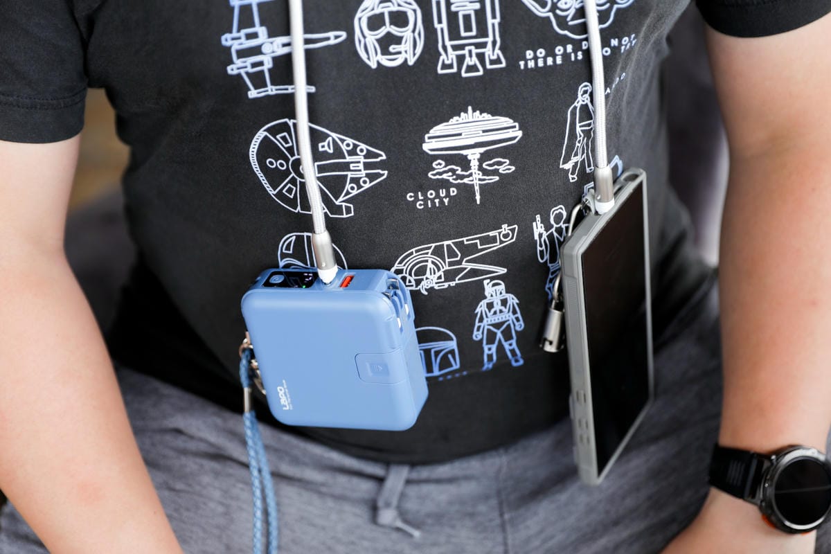 手機配件推薦! TOUGHER 編織掛繩急速充電線 不用再怕忘記帶充電線啦~