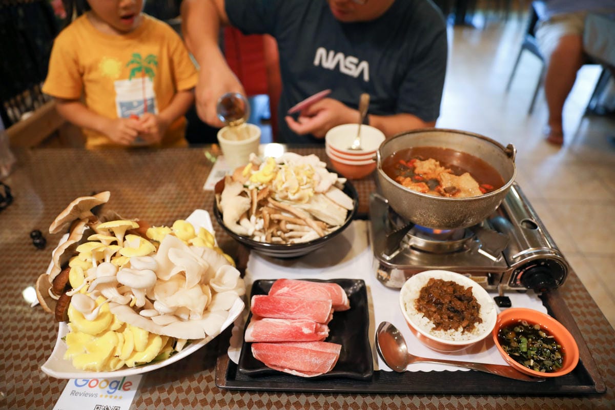 台中新社幸福農莊 包棟木屋.桶仔雞烤肉.親子DIY 兩天一夜活動體驗