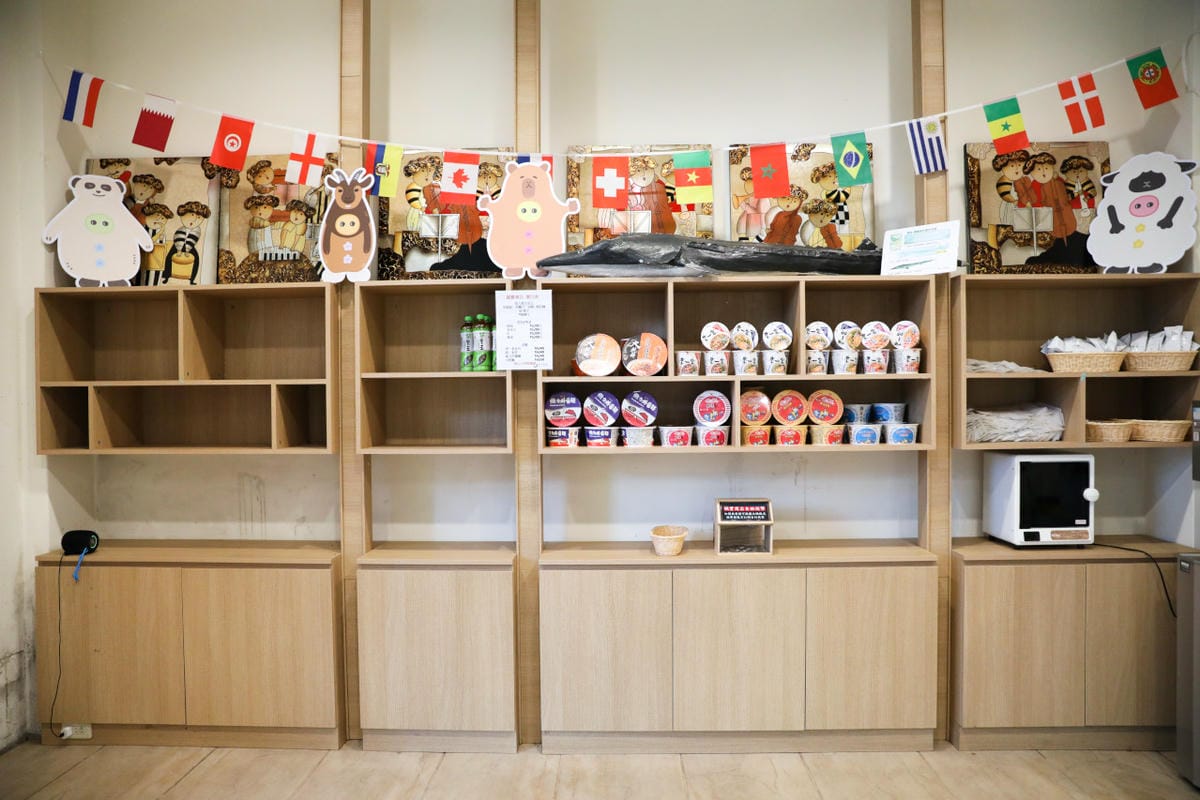 新月塢溫泉會館二訪 夏日夜湯 新竹內灣尖石湯屋泡溫泉推薦! 親子可愛動物區餵食互動體驗