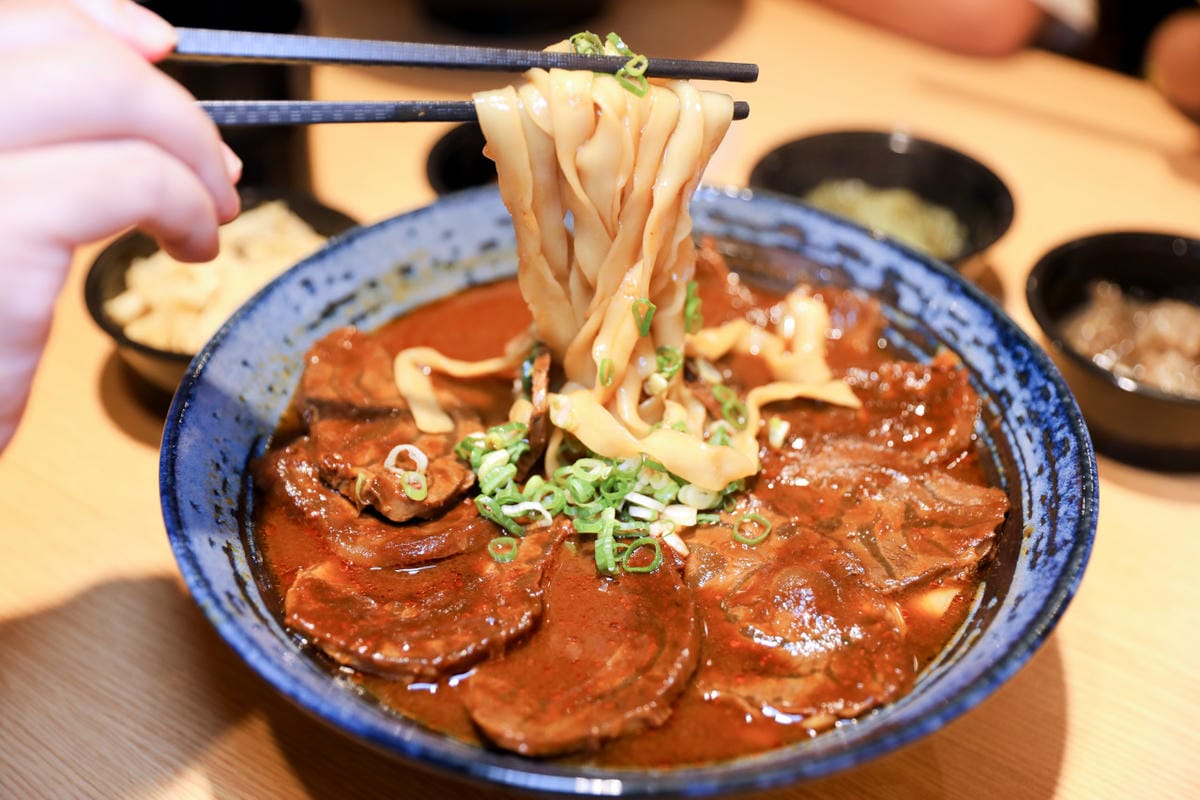 桃園濃郁系牛肉麵推薦! 集英會牛肉麵館(武陵店) 自助吧飲料冰品吃到飽 - 第17張圖 桃園濃郁系牛肉麵推薦! 集英會牛肉麵館(武陵店) 自助吧飲料冰品吃到飽