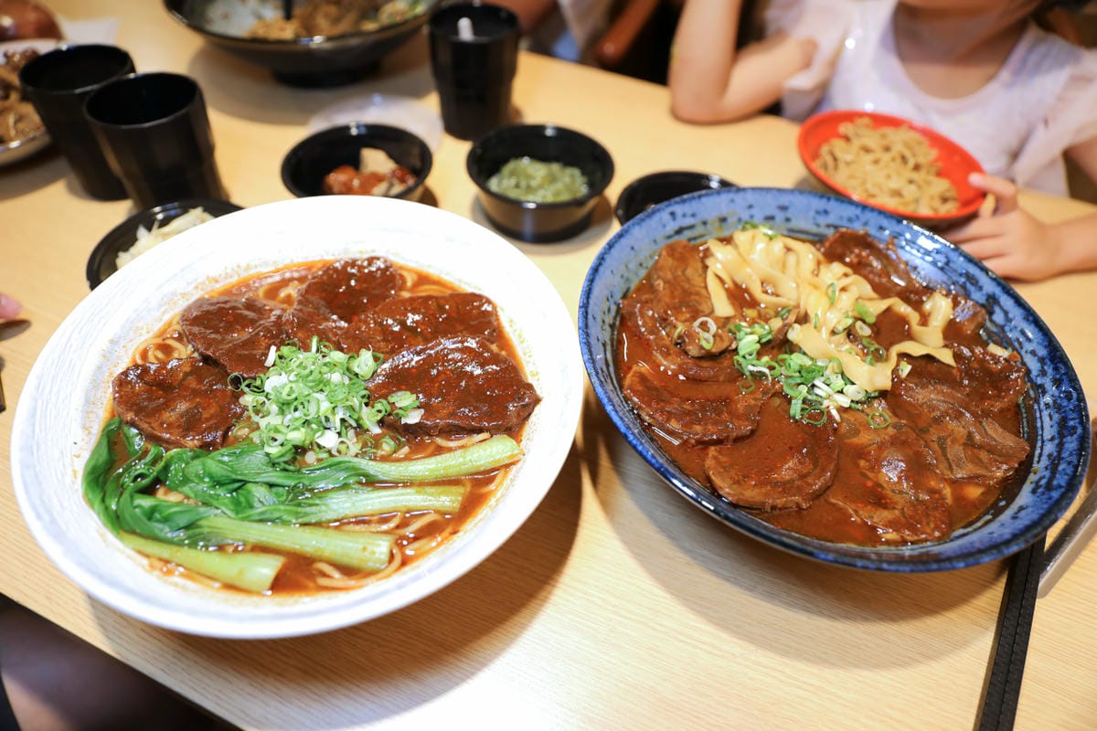 桃園濃郁系牛肉麵推薦! 集英會牛肉麵館(武陵店) 自助吧飲料冰品吃到飽 - 第2張圖 桃園濃郁系牛肉麵推薦! 集英會牛肉麵館(武陵店) 自助吧飲料冰品吃到飽