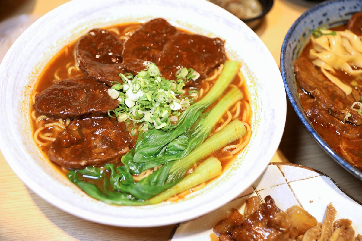 桃園濃郁系牛肉麵推薦! 集英會牛肉麵館(武陵店) 自助吧飲料冰品吃到飽 - 第18張圖 桃園濃郁系牛肉麵推薦! 集英會牛肉麵館(武陵店) 自助吧飲料冰品吃到飽