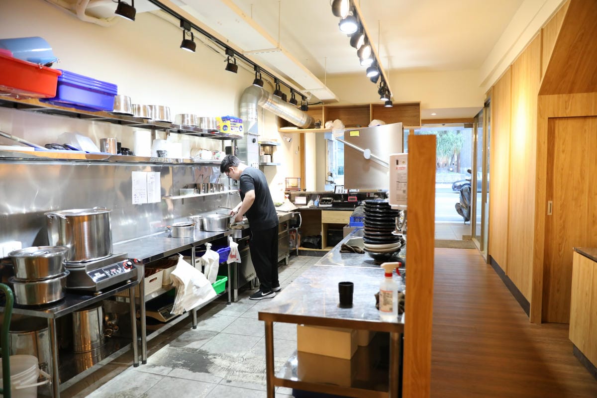 桃園濃郁系牛肉麵推薦! 集英會牛肉麵館(武陵店) 自助吧飲料冰品吃到飽 - 第5張圖 桃園濃郁系牛肉麵推薦! 集英會牛肉麵館(武陵店) 自助吧飲料冰品吃到飽