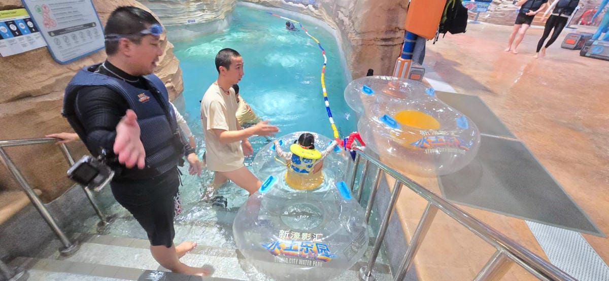 澳門3天2夜親子旅遊玩樂推薦! 澳門必玩新濠影滙水上樂園.滿紛樂園.8字摩天輪 KKday預訂超方便 - 第12張圖 澳門3天2夜親子旅遊玩樂推薦! 澳門必玩新濠影滙水上樂園.滿紛樂園.8字摩天輪 KKday預訂超方便