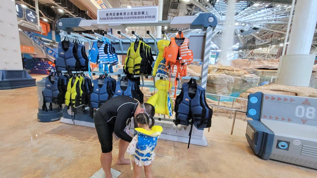 澳門3天2夜親子旅遊玩樂推薦! 澳門必玩新濠影滙水上樂園.滿紛樂園.8字摩天輪 KKday預訂超方便 - 第7張圖 澳門3天2夜親子旅遊玩樂推薦! 澳門必玩新濠影滙水上樂園.滿紛樂園.8字摩天輪 KKday預訂超方便