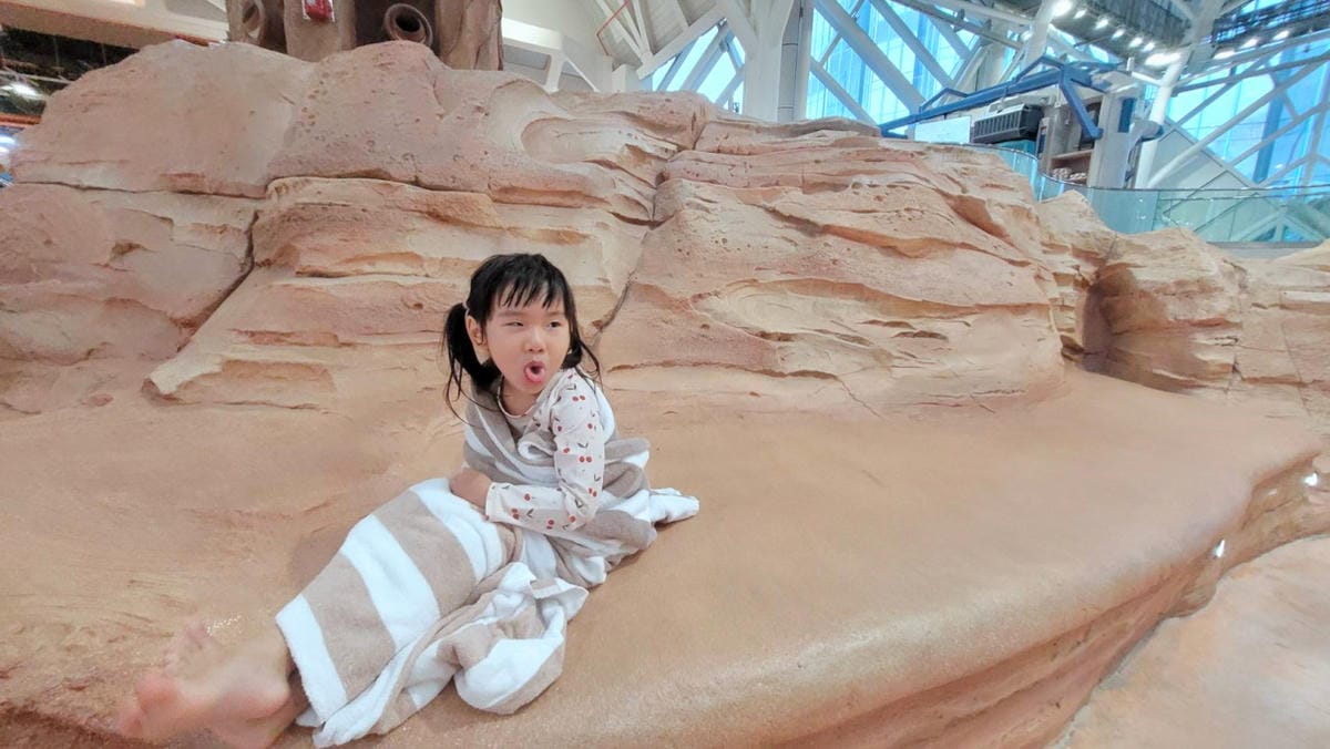 澳門3天2夜親子旅遊玩樂推薦! 澳門必玩新濠影滙水上樂園.滿紛樂園.8字摩天輪 KKday預訂超方便 - 第22張圖 澳門3天2夜親子旅遊玩樂推薦! 澳門必玩新濠影滙水上樂園.滿紛樂園.8字摩天輪 KKday預訂超方便