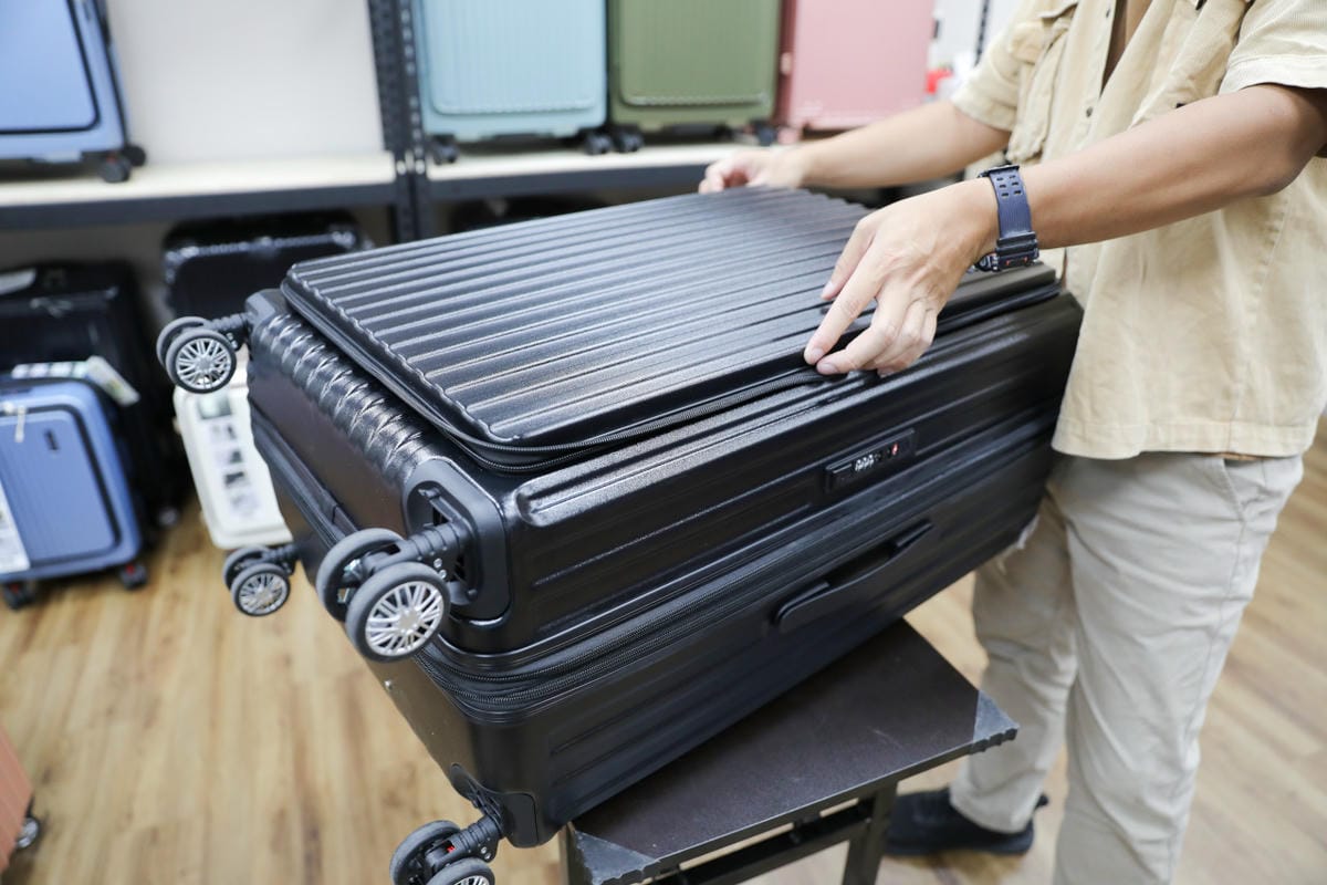 台南行李箱維修店家推薦! 箱間小屋-行李箱專賣維修 台南行李箱專賣