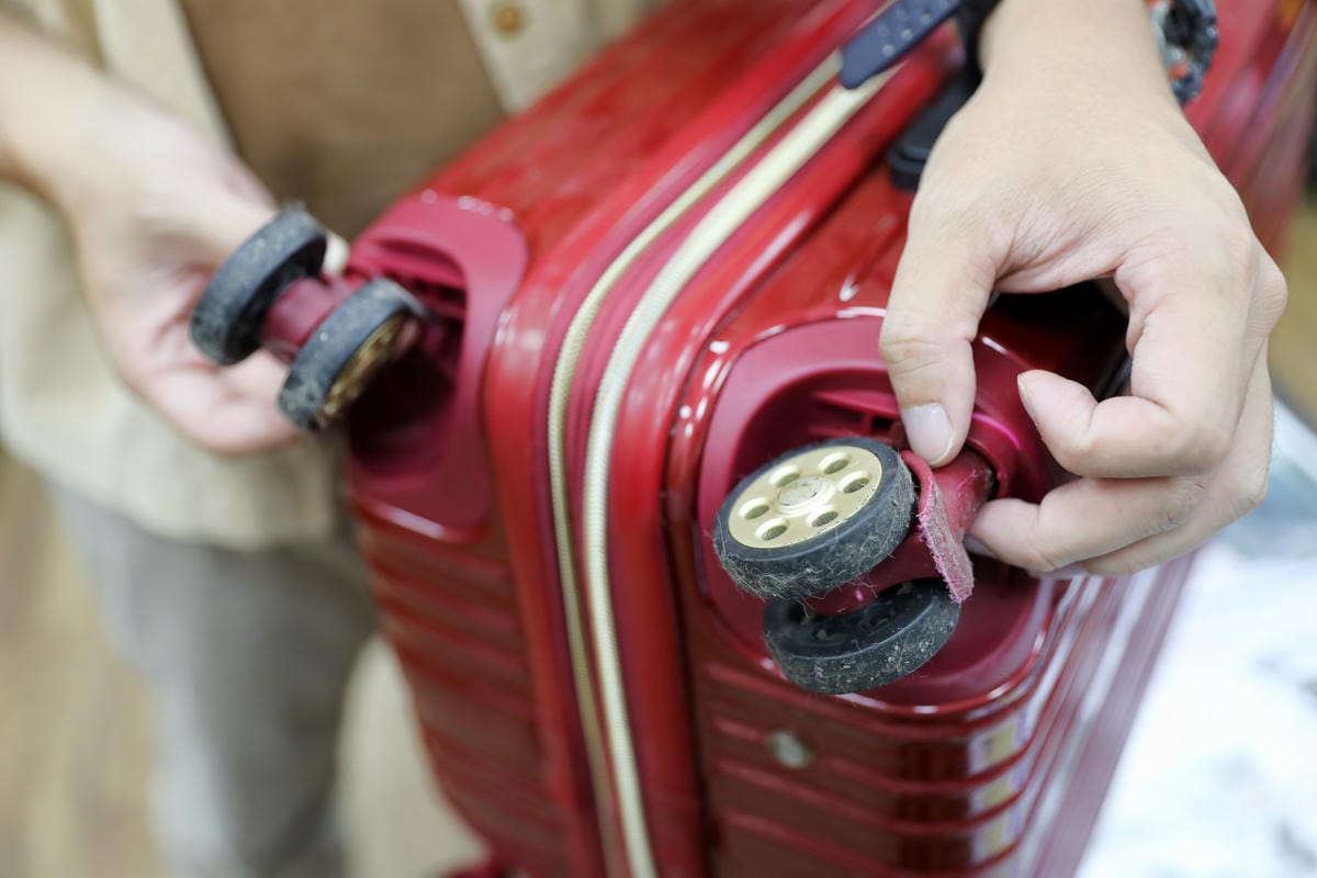台南行李箱維修店家推薦! 箱間小屋-行李箱專賣維修 台南行李箱專賣