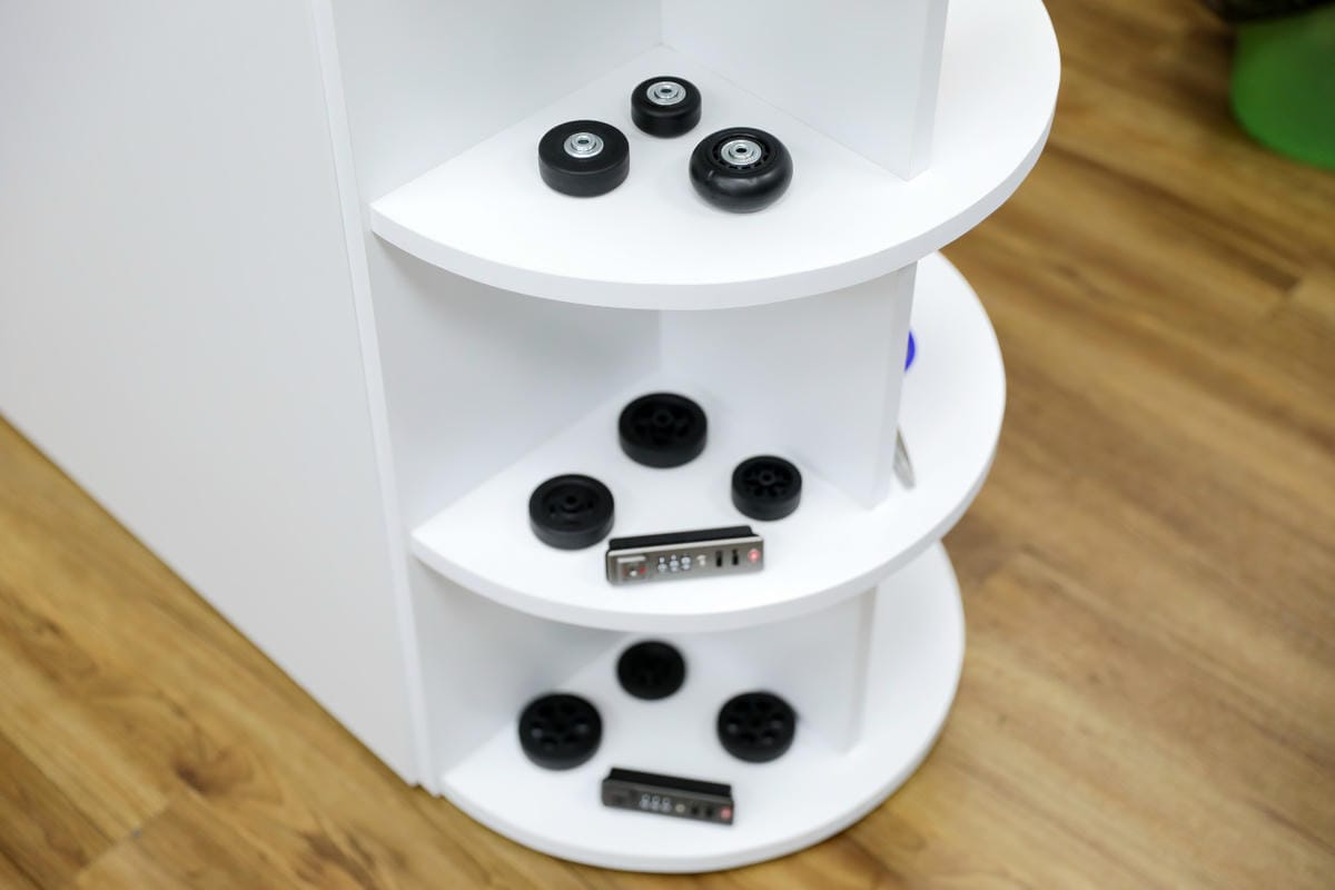 台南行李箱維修店家推薦! 箱間小屋-行李箱專賣維修 台南行李箱專賣