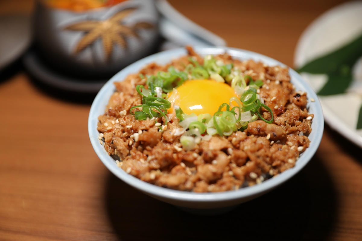台北深夜食堂推薦! 維新酒餚 松江南京站日式居酒屋 體驗日式酒餚文化 原始燒.稻草燒特色料理