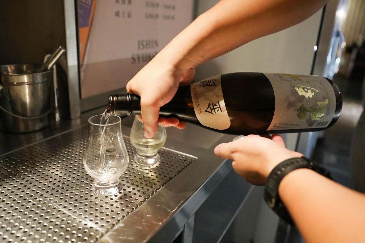 台北深夜食堂推薦! 維新酒餚 松江南京站日式居酒屋 體驗日式酒餚文化 原始燒.稻草燒特色料理