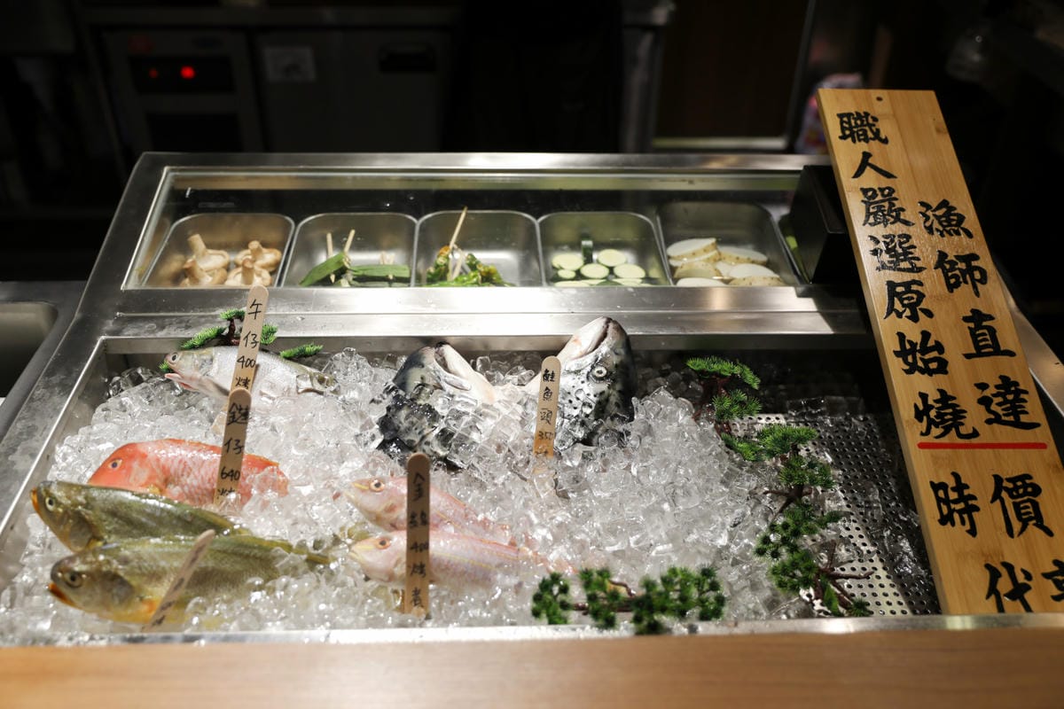 台北深夜食堂推薦! 維新酒餚 松江南京站日式居酒屋 體驗日式酒餚文化 原始燒.稻草燒特色料理