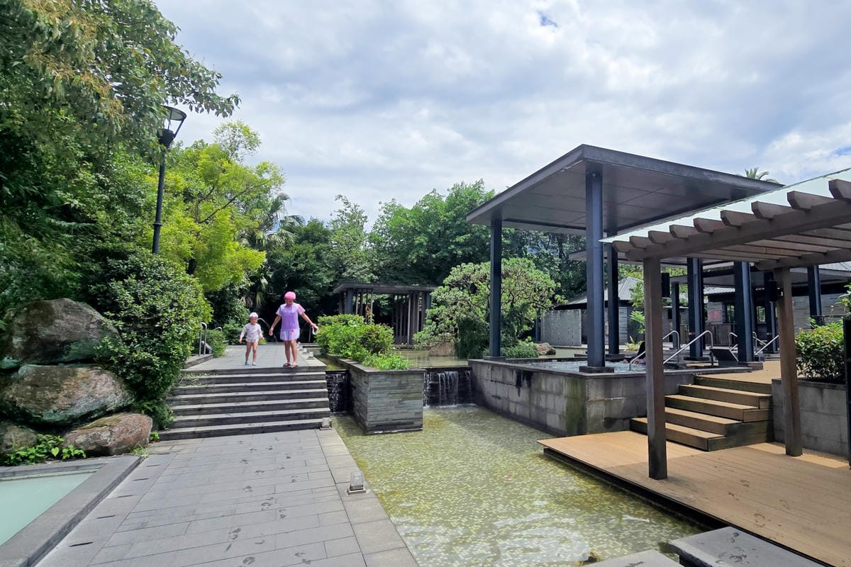 陽明山天籟渡假酒店 SPA水世界 冬天泡溫泉,夏天玩滑水道,竟然還有溫泉魚.遊戲室.滑草 一票玩到底 - 第27張圖 陽明山天籟渡假酒店 SPA水世界 冬天泡溫泉,夏天玩滑水道,竟然還有溫泉魚.遊戲室.滑草 一票玩到底