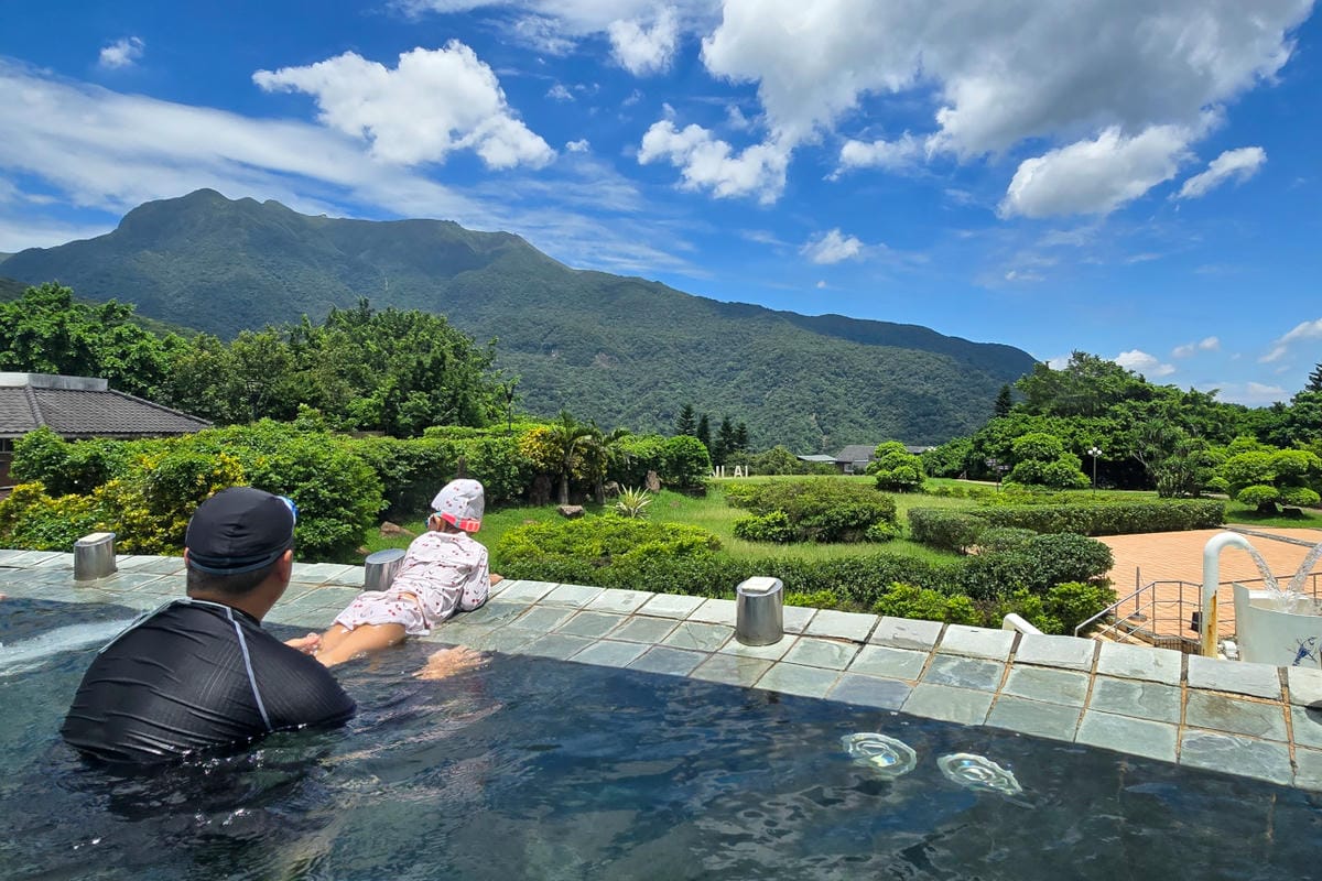 陽明山天籟渡假酒店 SPA水世界 冬天泡溫泉,夏天玩滑水道,竟然還有溫泉魚.遊戲室.滑草 一票玩到底 - 第13張圖 陽明山天籟渡假酒店 SPA水世界 冬天泡溫泉,夏天玩滑水道,竟然還有溫泉魚.遊戲室.滑草 一票玩到底