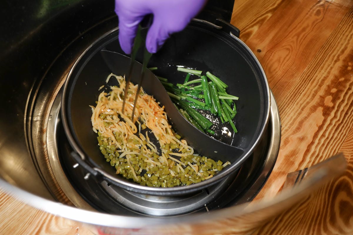台北大安區石頭火鍋推薦! 螺螄福Rose food 正宗柳州螺螄粉 螺螄湯鴛鴦石頭火鍋(延吉店) 還有厲害的臭豆腐
