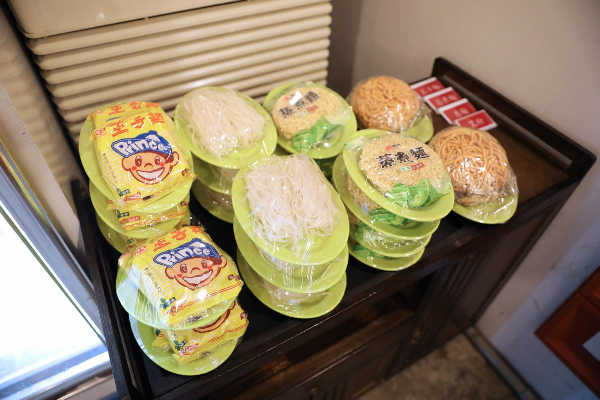 台北大安區石頭火鍋推薦! 螺螄福Rose food 正宗柳州螺螄粉 螺螄湯鴛鴦石頭火鍋(延吉店) 還有厲害的臭豆腐
