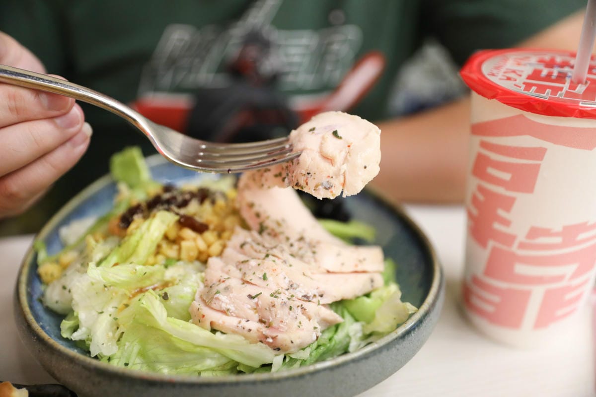 林口早午餐推薦! 拿靠早午餐(林口遠雄仁愛店) 漢堡.脆皮蛋餅.蘿蔔糕排骨.鍋燒意麵