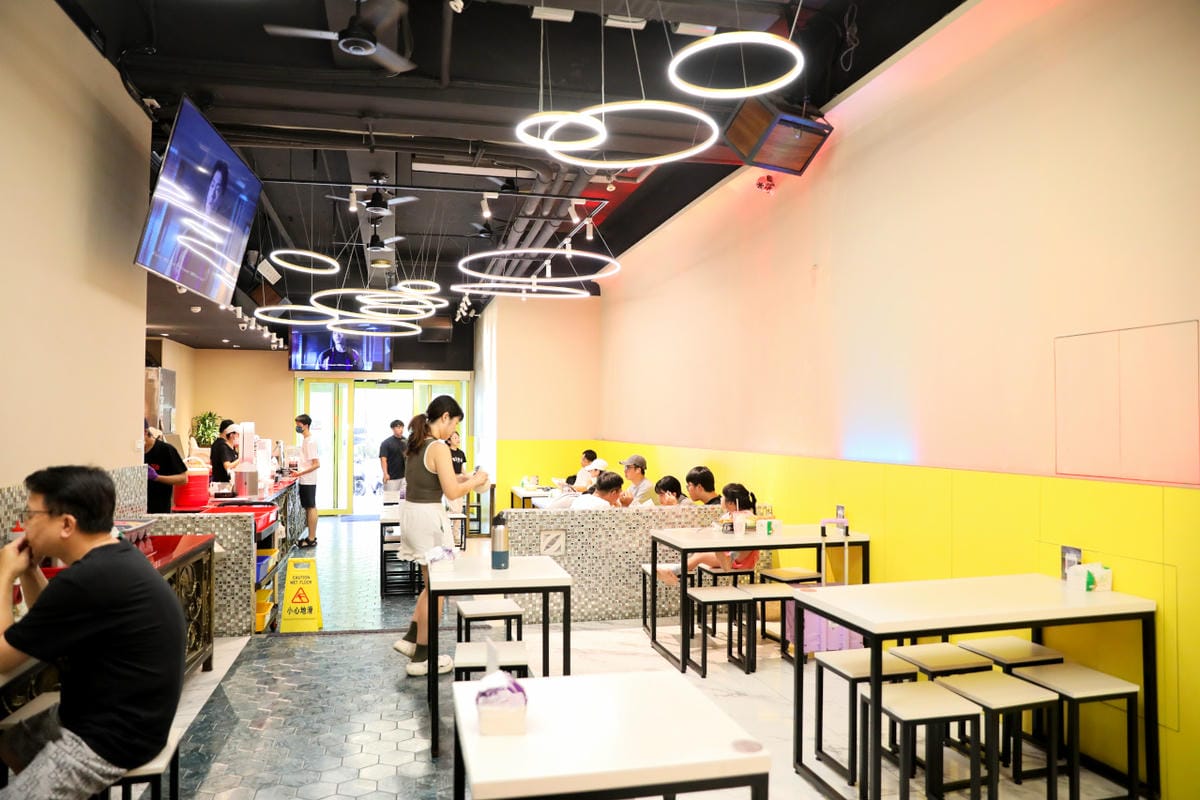 林口早午餐推薦! 拿靠早午餐(林口遠雄仁愛店) 漢堡.脆皮蛋餅.蘿蔔糕排骨.鍋燒意麵