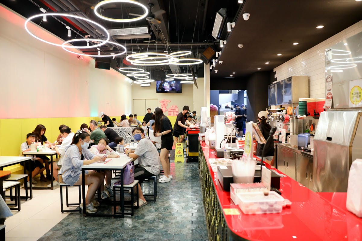 林口早午餐推薦! 拿靠早午餐(林口遠雄仁愛店) 漢堡.脆皮蛋餅.蘿蔔糕排骨.鍋燒意麵