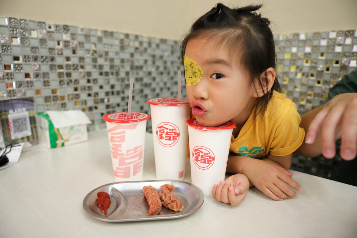 林口早午餐推薦! 拿靠早午餐(林口遠雄仁愛店) 漢堡.脆皮蛋餅.蘿蔔糕排骨.鍋燒意麵