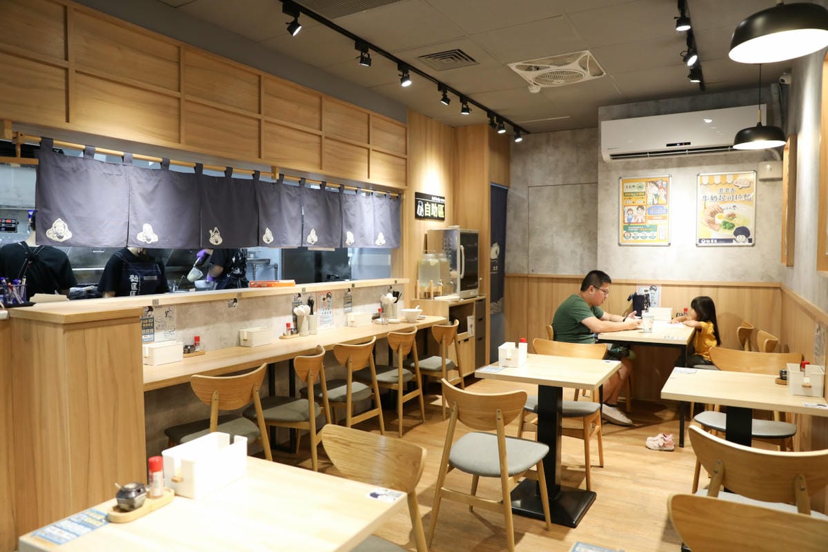 麵匡匡拉麵食堂(新莊昌平店) 金甘蝦味噌拉麵新菜上市 最適合親子用餐的豚骨拉麵店推薦!