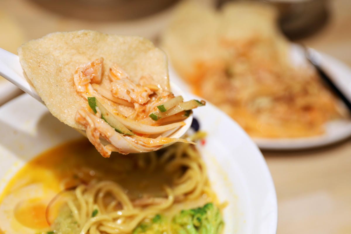 麵匡匡拉麵食堂(新莊昌平店) 金甘蝦味噌拉麵新菜上市 最適合親子用餐的豚骨拉麵店推薦!