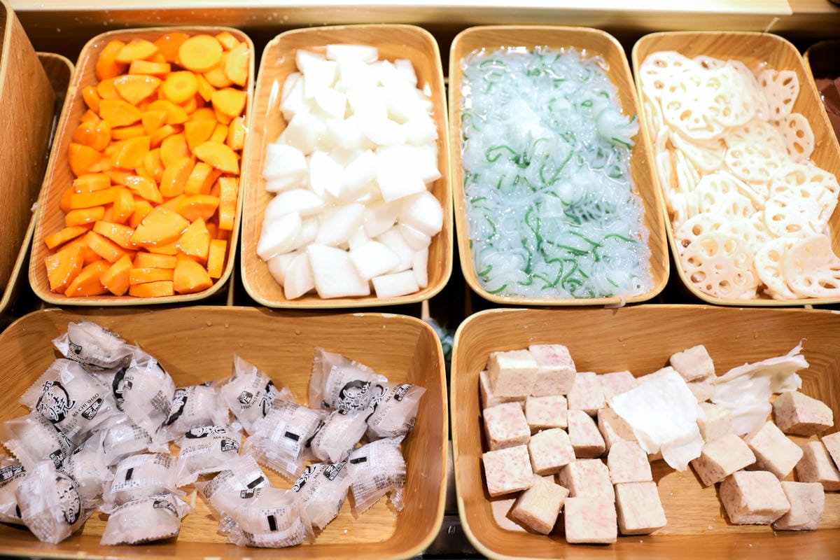 西門町火鍋吃到飽餐廳推薦! 肉多多火鍋(西門店) 爆炒招牌石頭鍋 壽星慶生就吃生日肉蛋糕,新會員好禮送肉盤