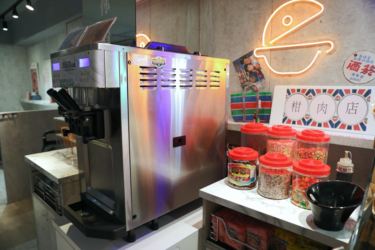 西門町火鍋吃到飽餐廳推薦! 肉多多火鍋(西門店) 爆炒招牌石頭鍋 壽星慶生就吃生日肉蛋糕,新會員好禮送肉盤