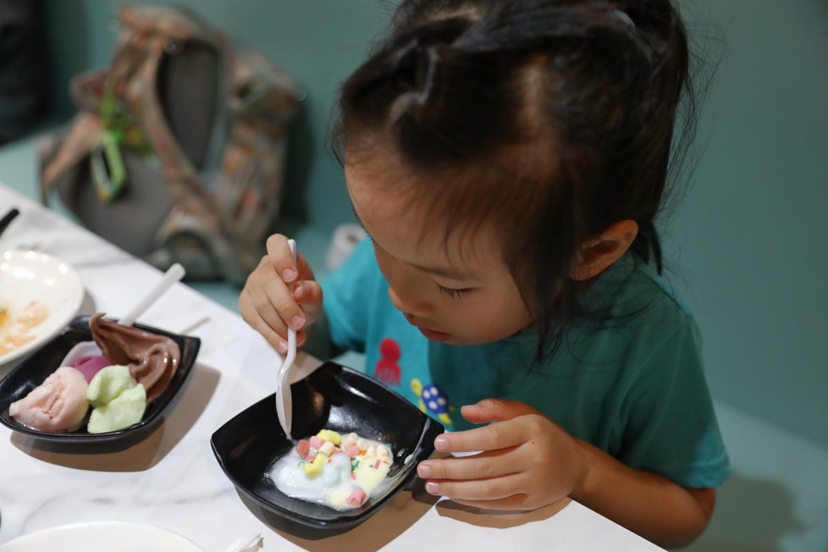 西門町火鍋吃到飽餐廳推薦! 肉多多火鍋(西門店) 爆炒招牌石頭鍋 壽星慶生就吃生日肉蛋糕,新會員好禮送肉盤