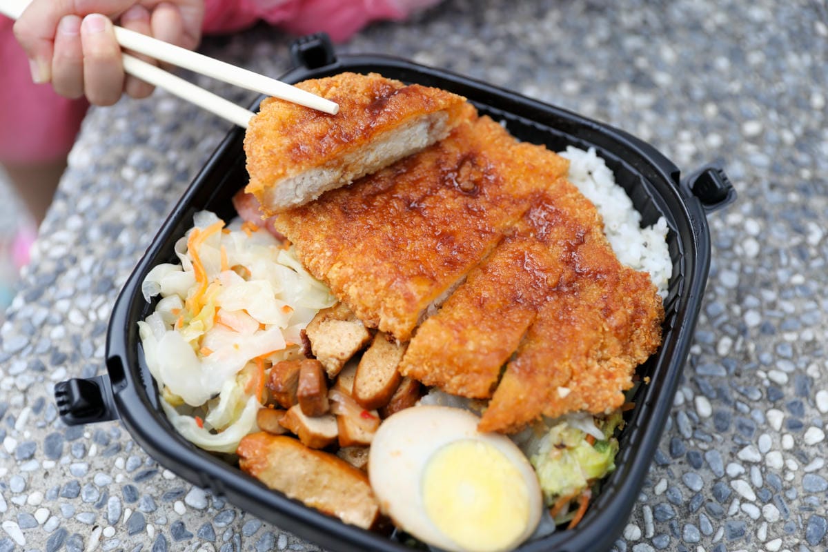 藝文特區外帶美食推薦! 米食Bento 桃園總圖旁同安黃昏市場外帶便當專賣店