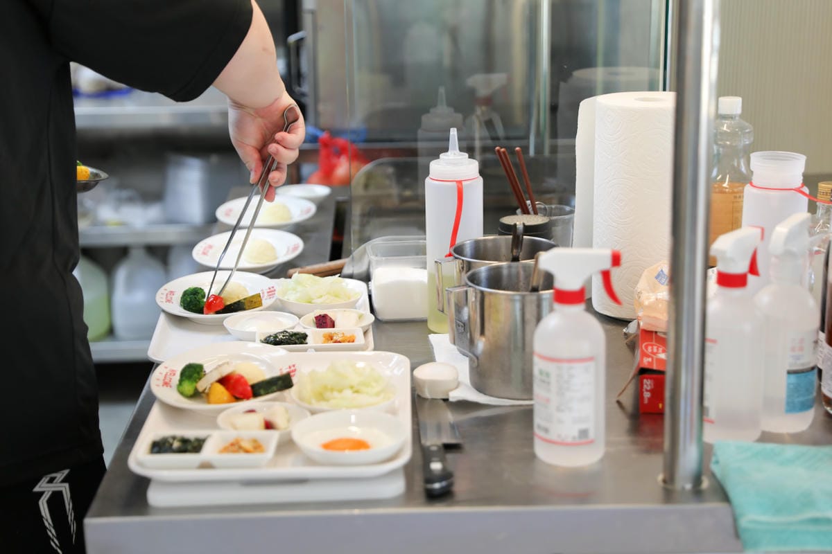 三重超美味漢堡排專賣店 午藏商行 日式定食推薦! 還有好吃的布丁唷~ - 第10張圖 三重超美味漢堡排專賣店 午藏商行 日式定食推薦! 還有好吃的布丁唷~