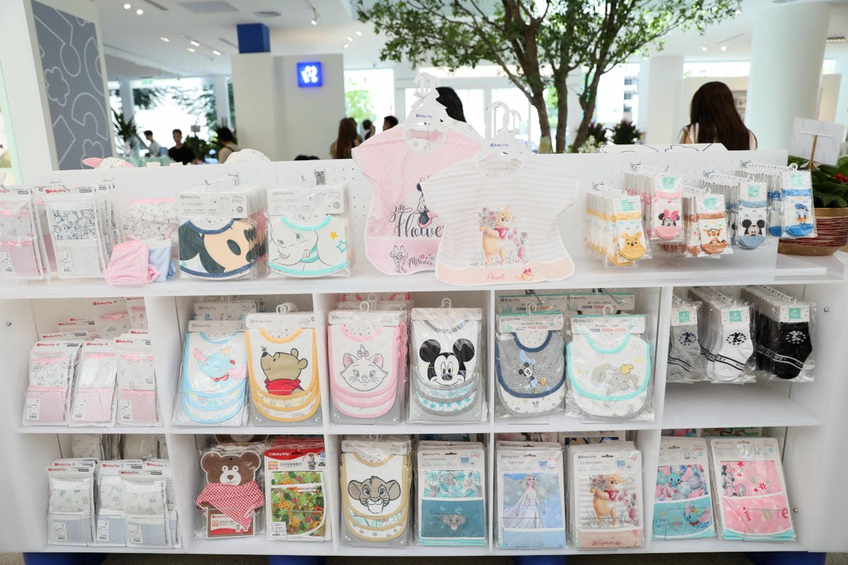 Baby City桃園旗艦店 桃園禾馨診所旁婦嬰用品專賣店,新手爸媽必訪! 專屬刺繡服務.貝親奶瓶Lab. 還有Baby Café享受舒適親子購物空間,一站式購足所有嬰兒用品! - 第22張圖 Baby City桃園旗艦店 桃園禾馨診所旁婦嬰用品專賣店,新手爸媽必訪! 專屬刺繡服務.貝親奶瓶Lab. 還有Baby Café享受舒適親子購物空間,一站式購足所有嬰兒用品!