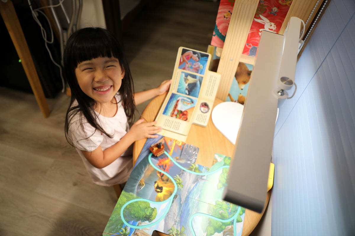 喜光晶靈燈 | 學童護眼檯燈推薦! 全光譜智能檯燈 GENIUS 晶靈燈 座夾兩用版 靈活安裝超方便! - 第6張圖 喜光晶靈燈 | 學童護眼檯燈推薦! 全光譜智能檯燈 GENIUS 晶靈燈 座夾兩用版 靈活安裝超方便!