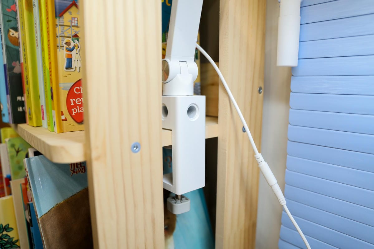 喜光晶靈燈 | 學童護眼檯燈推薦! 全光譜智能檯燈 GENIUS 晶靈燈 座夾兩用版 靈活安裝超方便! - 第16張圖 喜光晶靈燈 | 學童護眼檯燈推薦! 全光譜智能檯燈 GENIUS 晶靈燈 座夾兩用版 靈活安裝超方便!