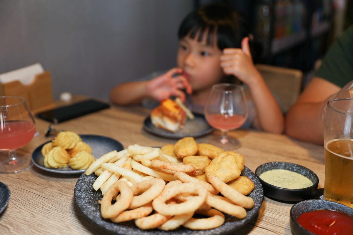 龜啤王x后街土狗 熱狗堡精釀吧 Craftbeer & HotDogs 桃園龜山超美味熱狗堡配精釀啤酒大推薦! - 第26張圖 龜啤王x后街土狗 熱狗堡精釀吧 Craftbeer & HotDogs 桃園龜山超美味熱狗堡配精釀啤酒大推薦!