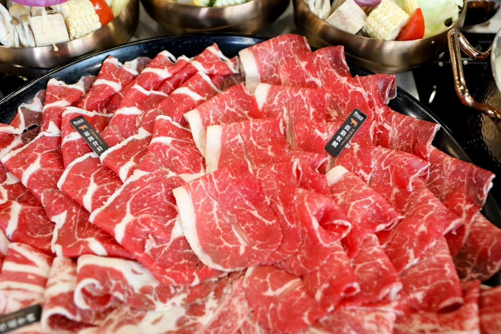 網紅部落客2025必踩點的全新肉多多排隊名店 鍋物界的卡地亞 新肉多多高質感體驗 樂多多集團新品牌
