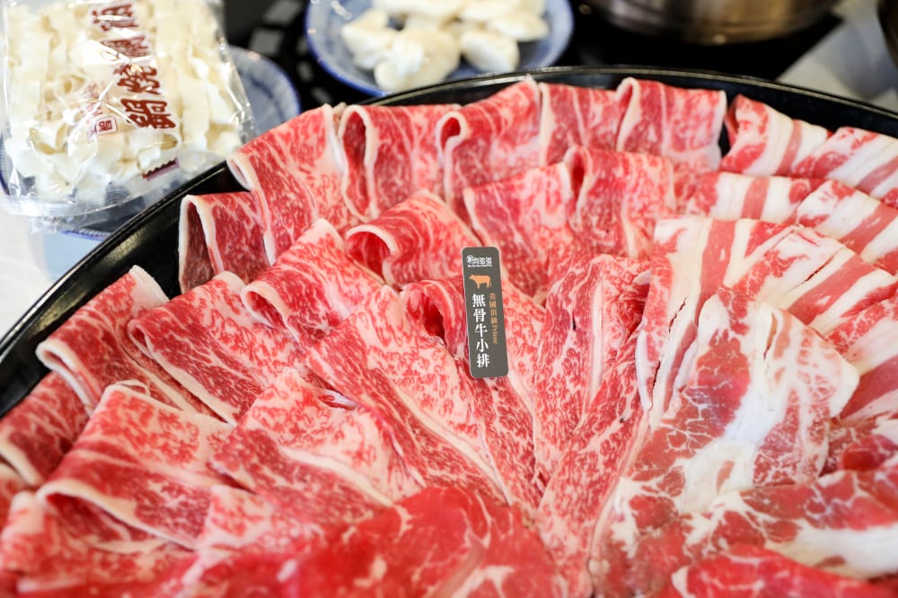 網紅部落客2025必踩點的全新肉多多排隊名店 鍋物界的卡地亞 新肉多多高質感體驗 樂多多集團新品牌
