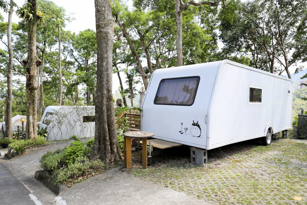 台北懶人露營推薦! 茶廂露螢 獨立衛浴露營車+採茶賞螢生態導覽