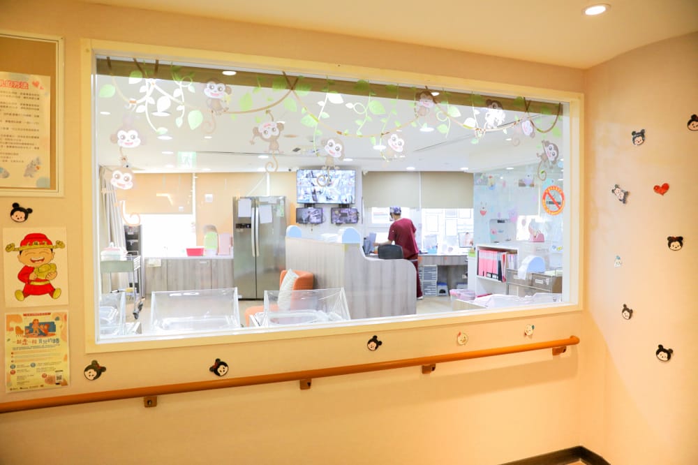 中壢月子中心開箱 好寶貝皇家產後護理之家 孕媽咪的好選擇! 24小時透明化嬰兒室.每周中西醫巡房.大風草包泡腳 - 第17張圖 中壢月子中心開箱 好寶貝皇家產後護理之家 孕媽咪的好選擇! 24小時透明化嬰兒室.每周中西醫巡房.大風草包泡腳