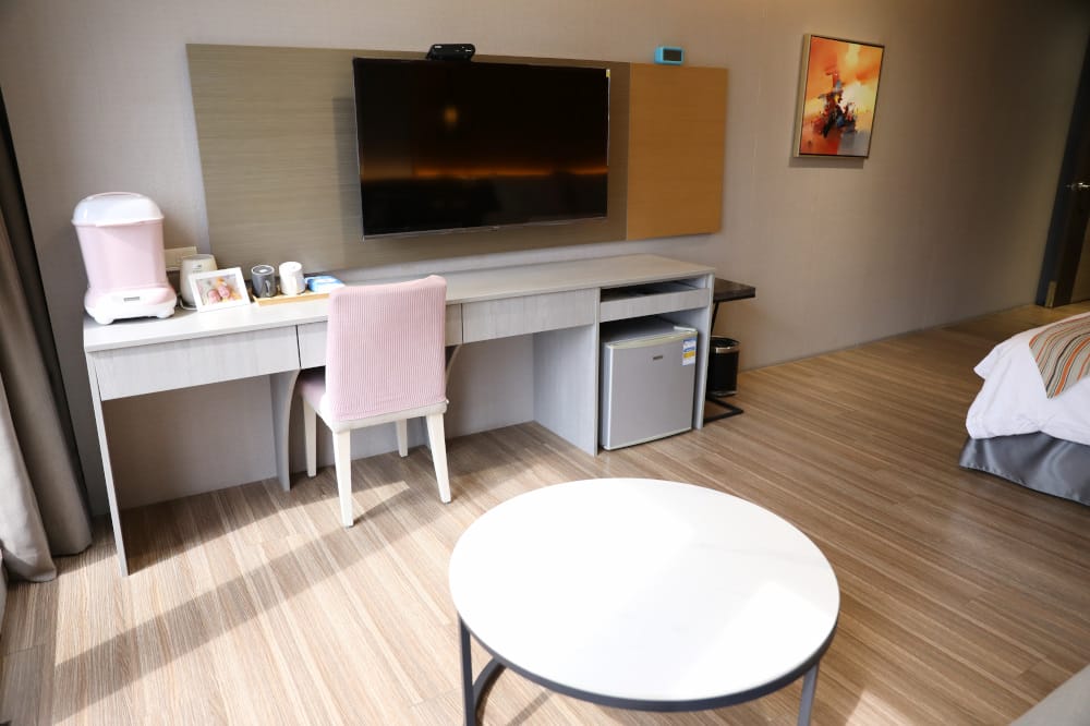 中壢月子中心開箱 好寶貝皇家產後護理之家 孕媽咪的好選擇! 24小時透明化嬰兒室.每周中西醫巡房.大風草包泡腳 - 第21張圖 中壢月子中心開箱 好寶貝皇家產後護理之家 孕媽咪的好選擇! 24小時透明化嬰兒室.每周中西醫巡房.大風草包泡腳